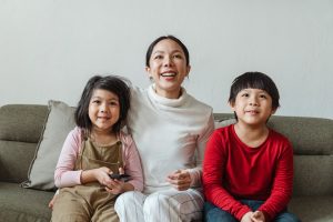 internet cho gia đình đông người cùng giải trí tại nhà