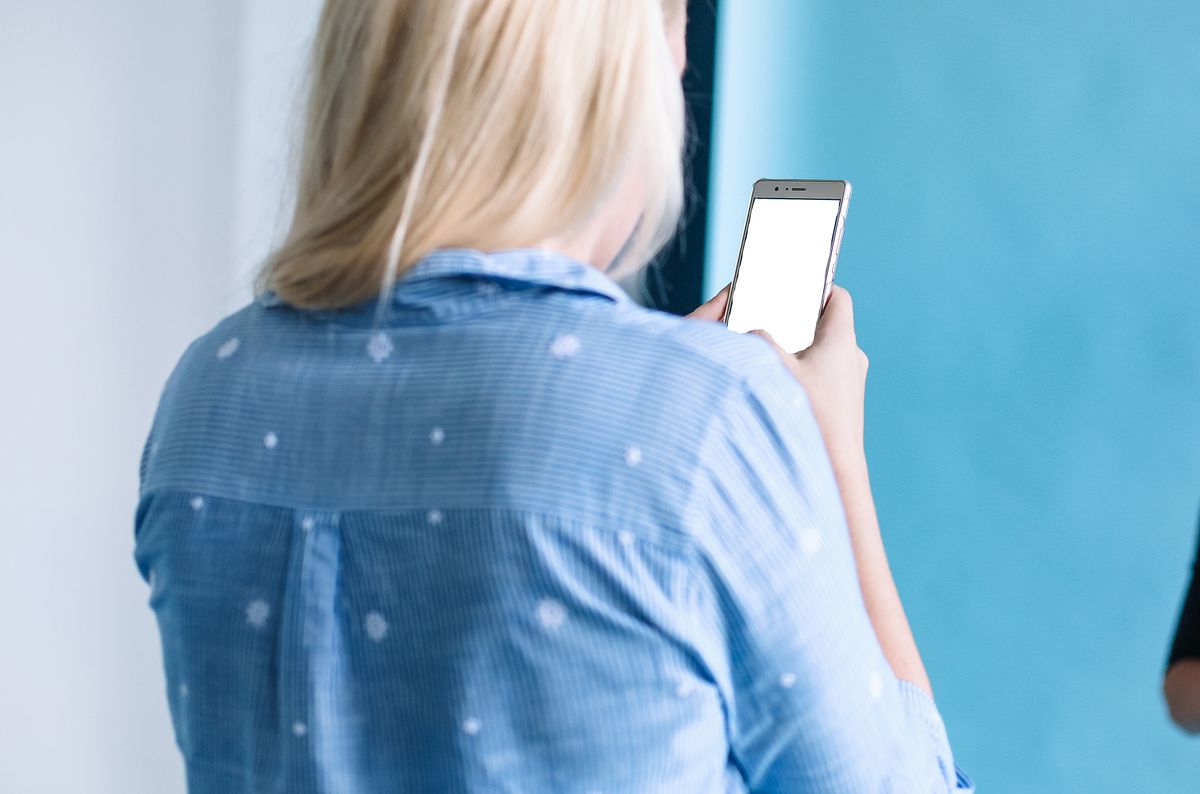 Nhà thông minh FPT Smart Home điều khiển thiết bị qua điện thoại